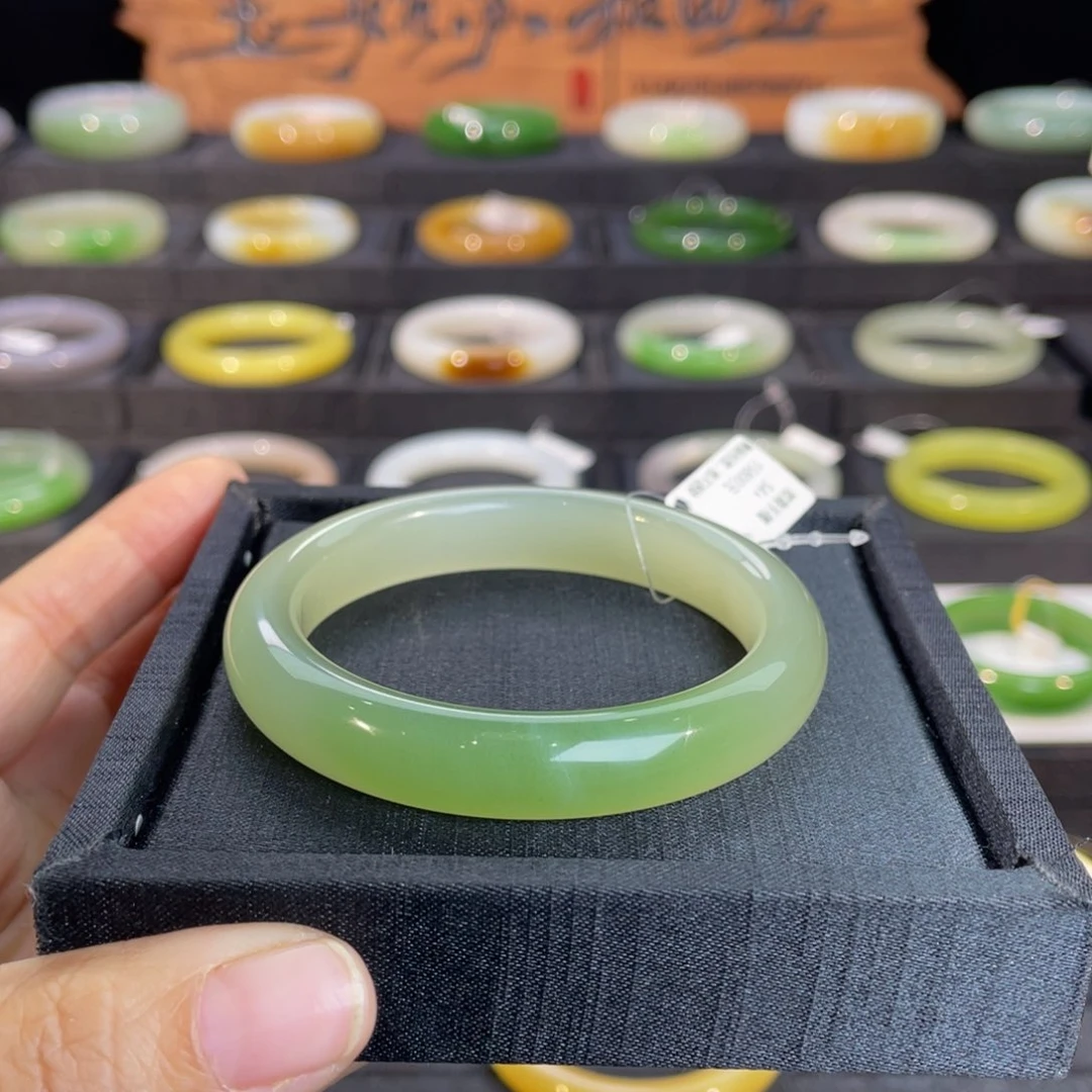 未镶嵌手镯和田玉c****a-冰翠