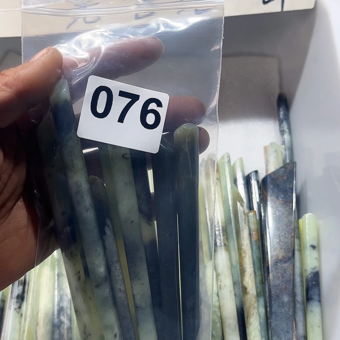 娴***儿蛇纹石玉未镶嵌发簪