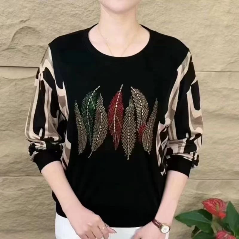 爆款百搭T恤女士秋冬季胖妈妈大码宽松时尚烫钻印花上衣加长袖顺