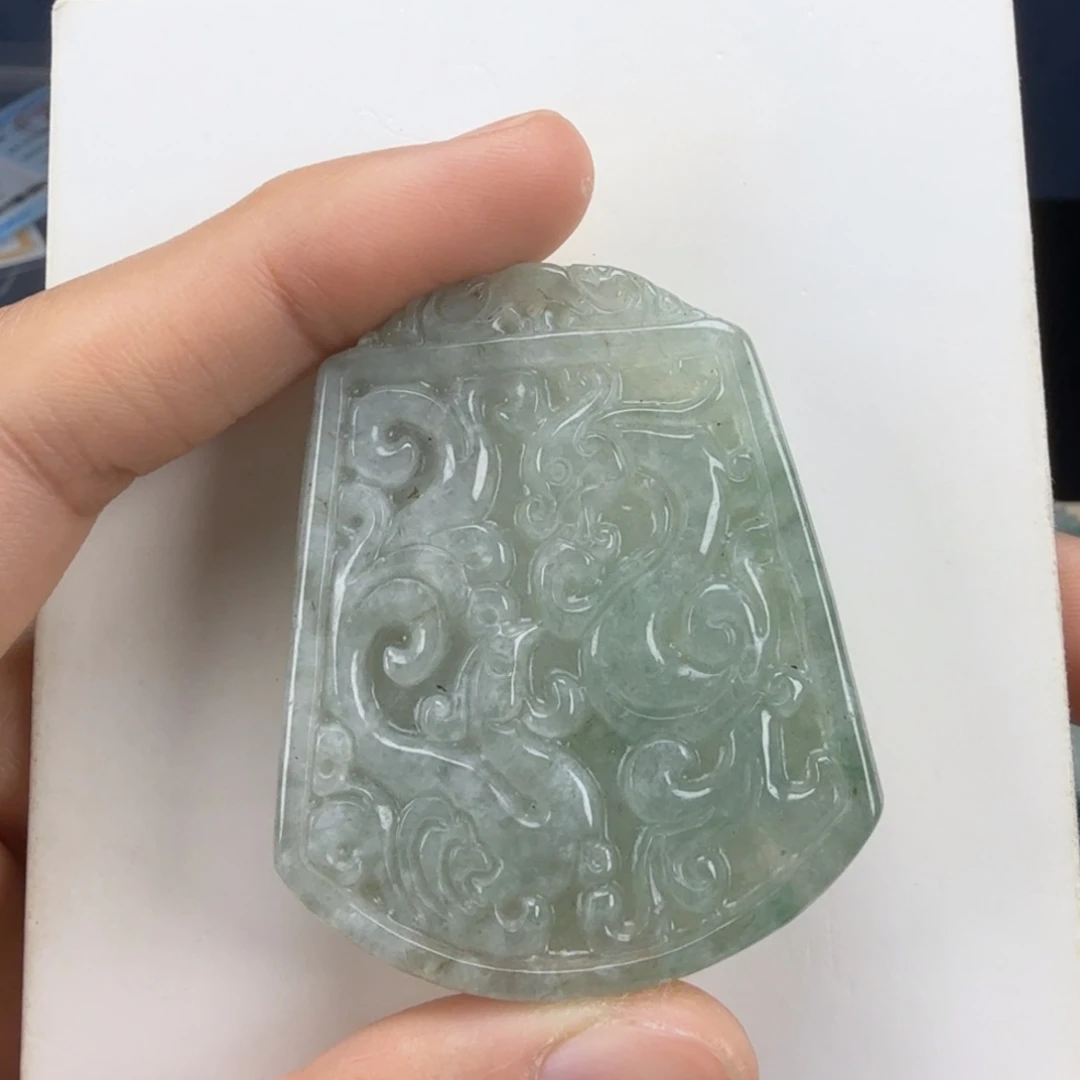 翡翠挂件未镶嵌翡翠