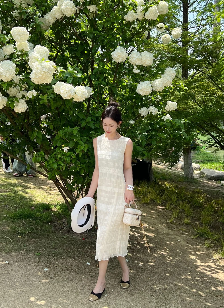 法式气质无袖背心连衣裙优雅显瘦设计感中长款小香风裙子