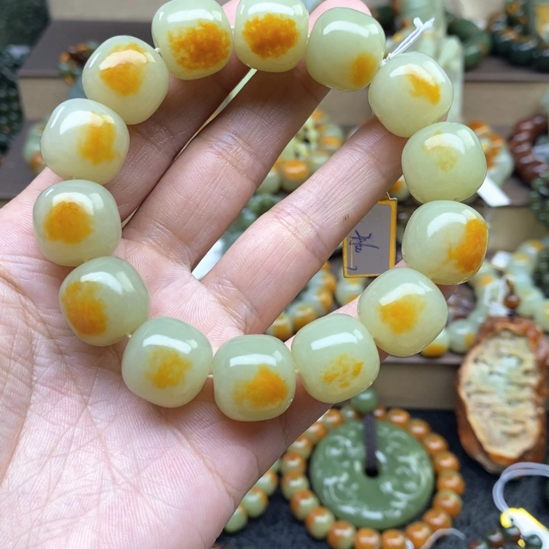 透闪石质玉未镶嵌手串