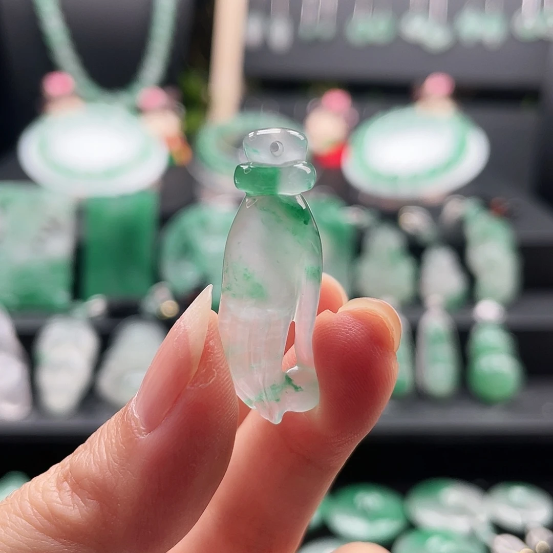 吊坠(赠链)未镶嵌石英质玉