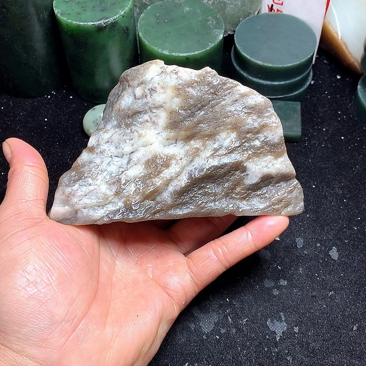 和田玉（糖玉）未镶嵌珠宝奇石