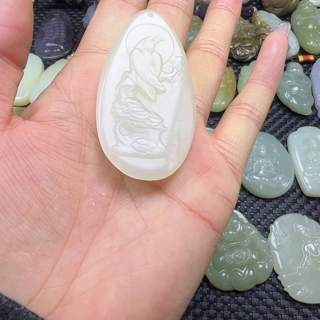 和田玉未镶嵌吊坠(不含链)清货漏，不退不换，卡58.9