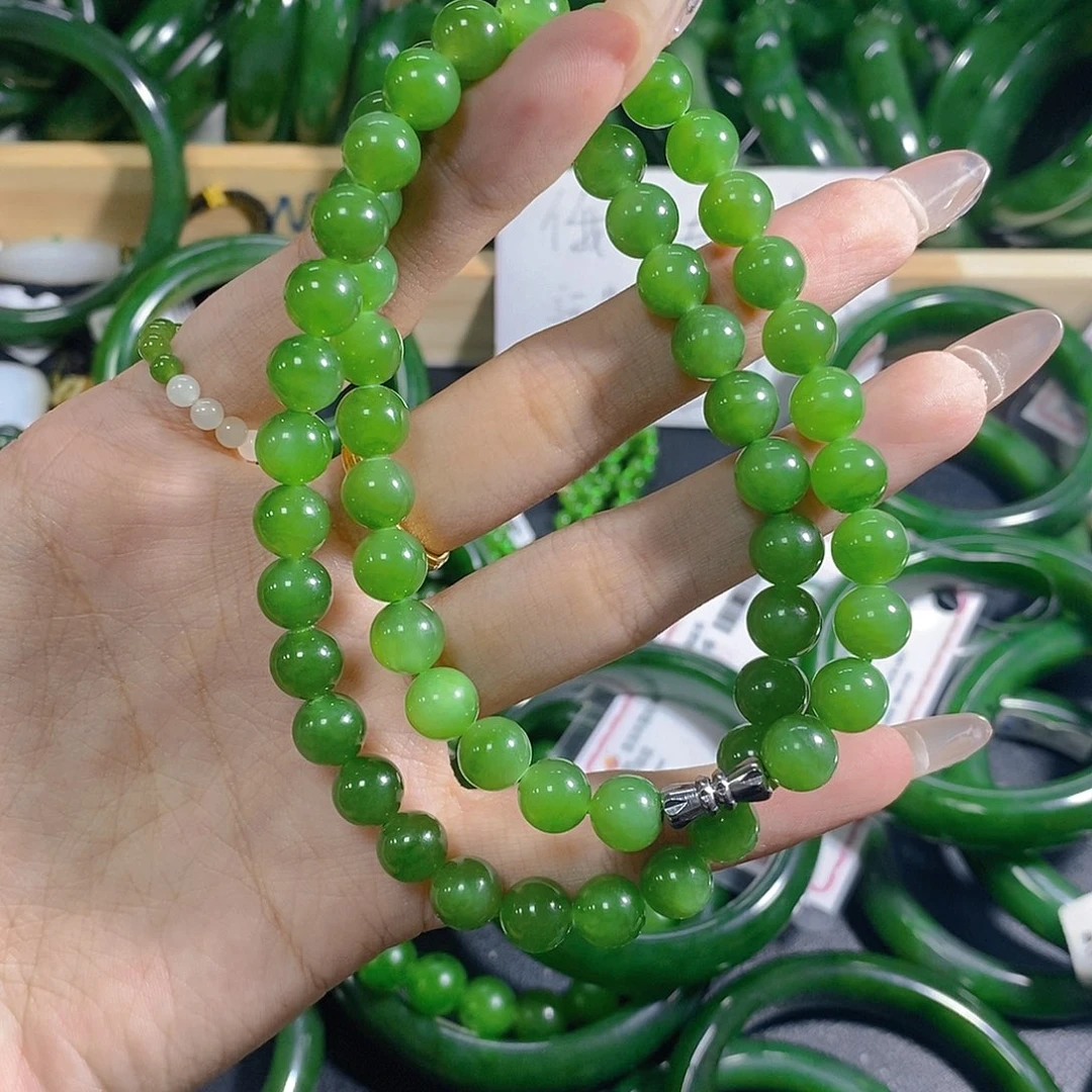 焱***焱未镶嵌手链和田玉