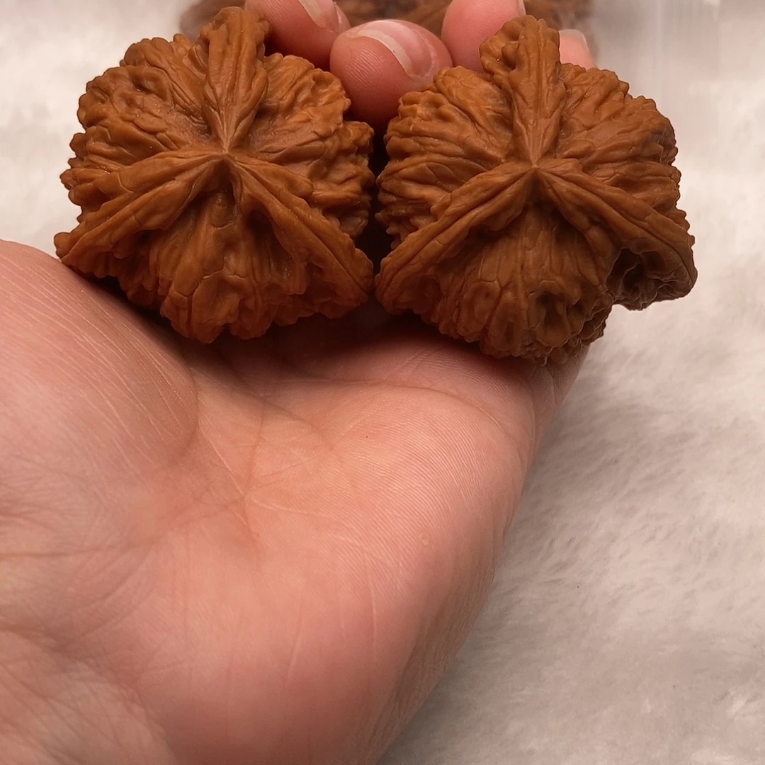 ****刘吊坠文玩核桃三棱