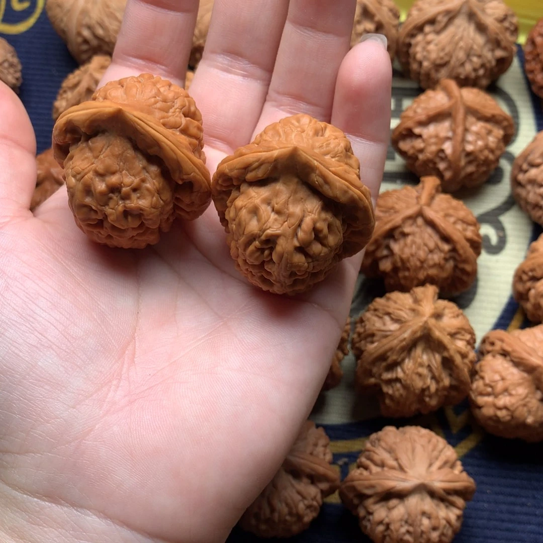 文玩核桃吊坠S****t金字塔