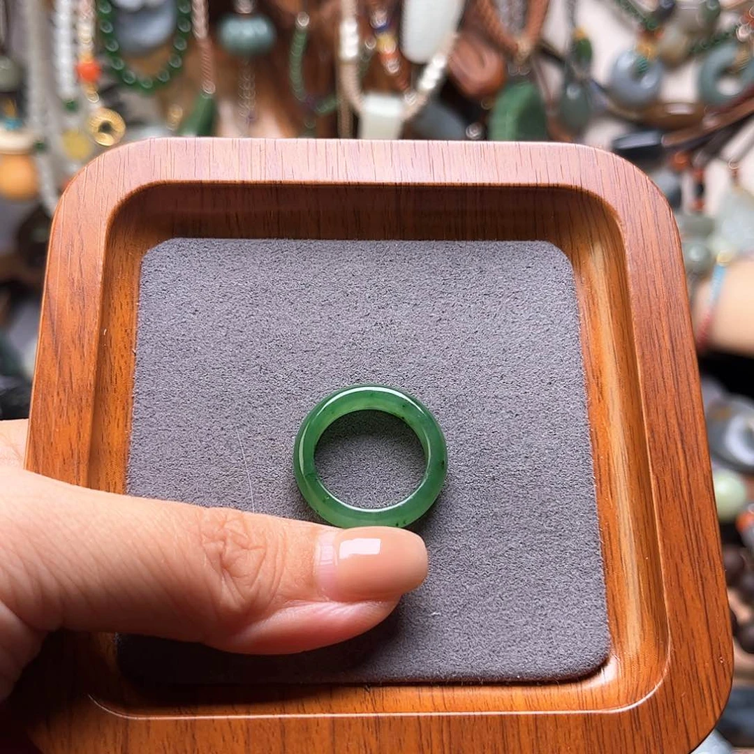 和田玉未镶嵌颈饰飞*