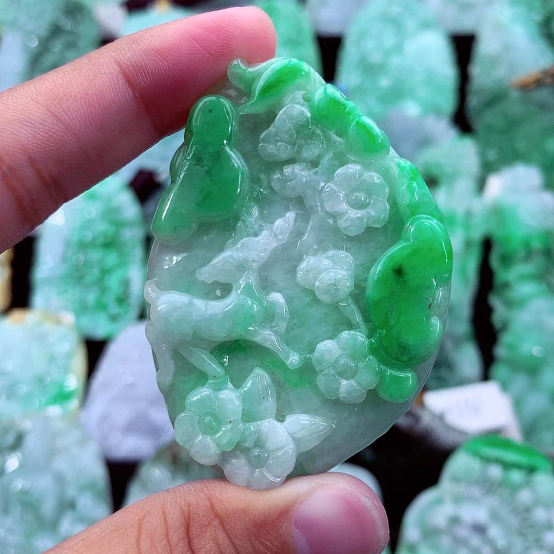 吊坠(不含链)未镶嵌翡翠