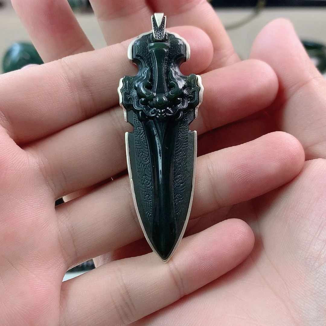 大***盛和田玉银S925镶嵌颈饰