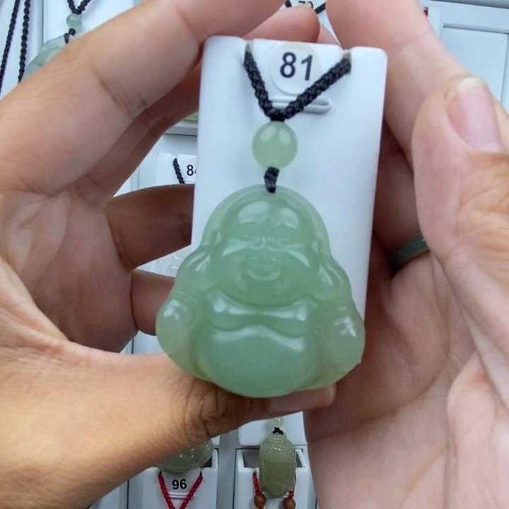 石英质玉未镶嵌颈饰