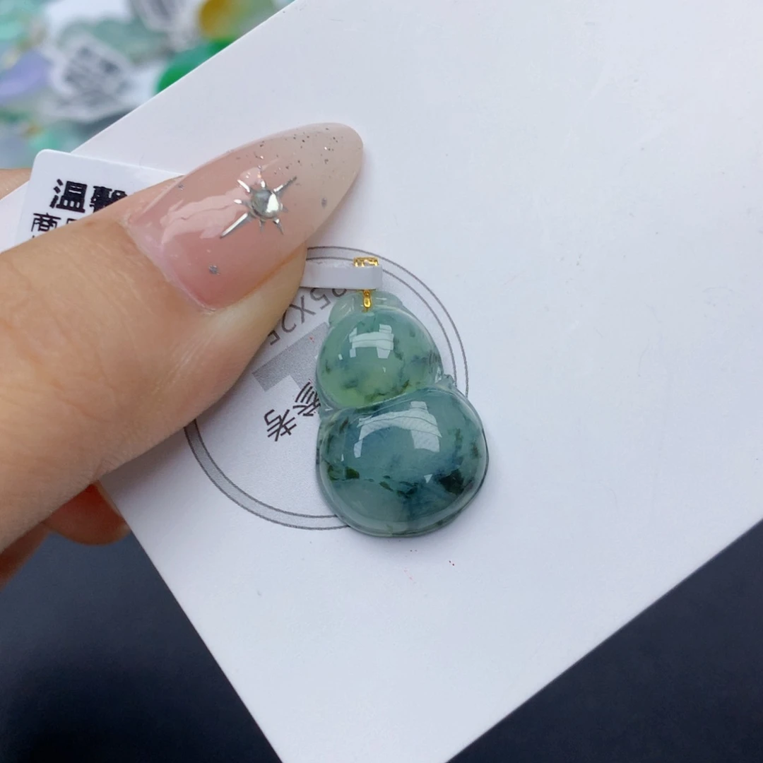 颈饰18K金镶嵌翡翠