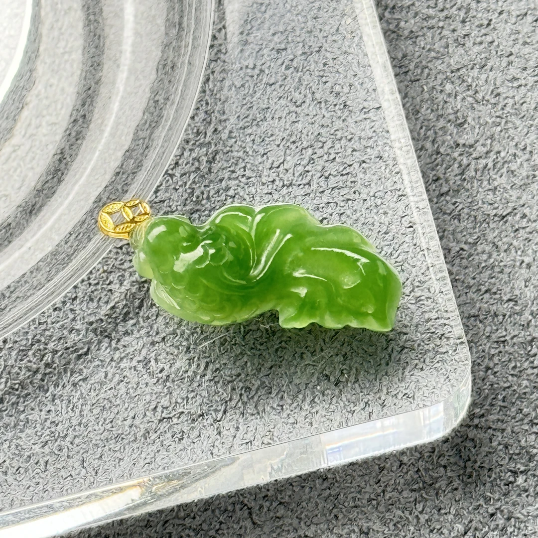 和田玉碧玉18K金镶嵌金鱼吊坠（配链）