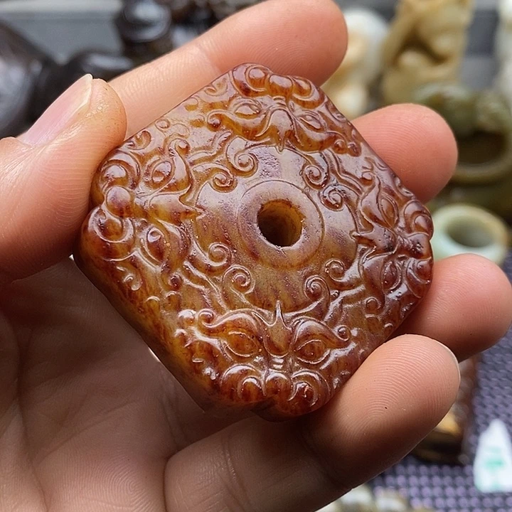未镶嵌蛇纹石玉颈饰