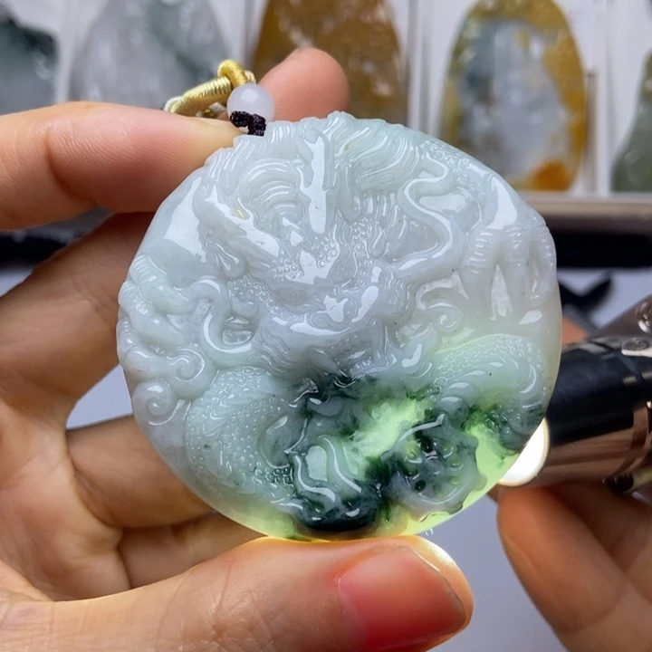翡翠未镶嵌颈饰翡翠