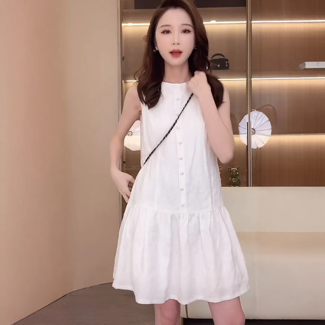 今年流行高级感时尚无袖连衣裙女装2025爆款设计感巨好看显瘦短裙