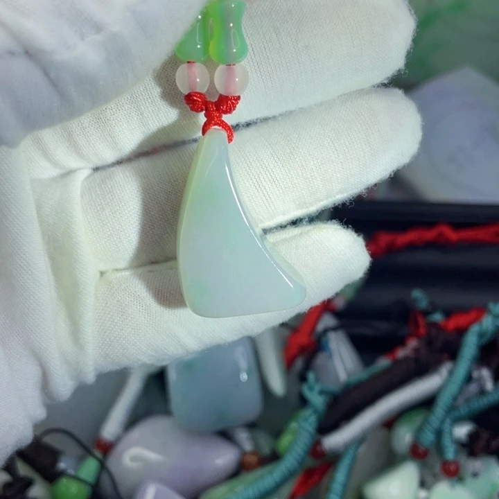 翡翠未镶嵌挂件片料