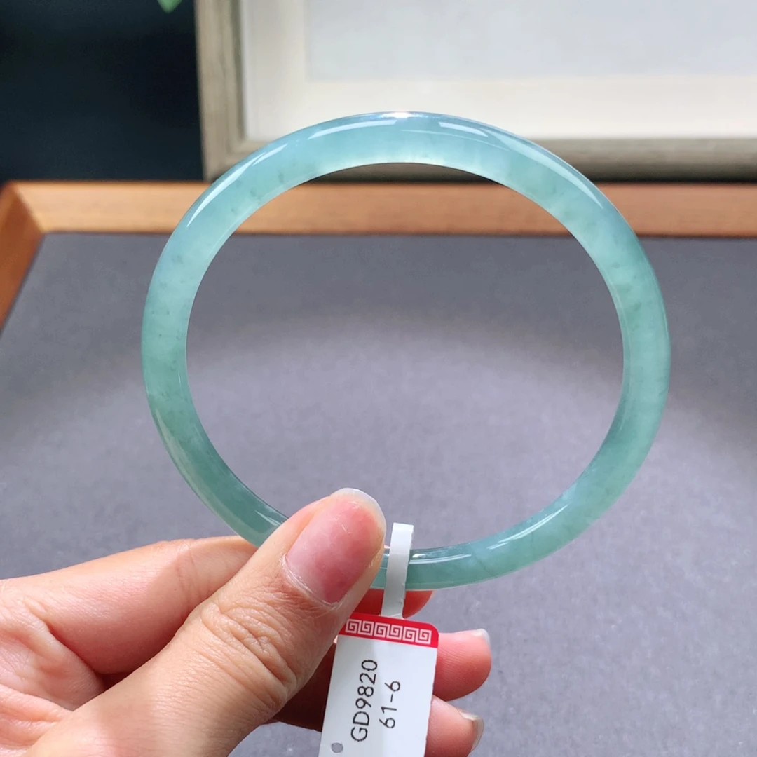 翡翠手镯未镶嵌天然翡翠手镯叮当镯