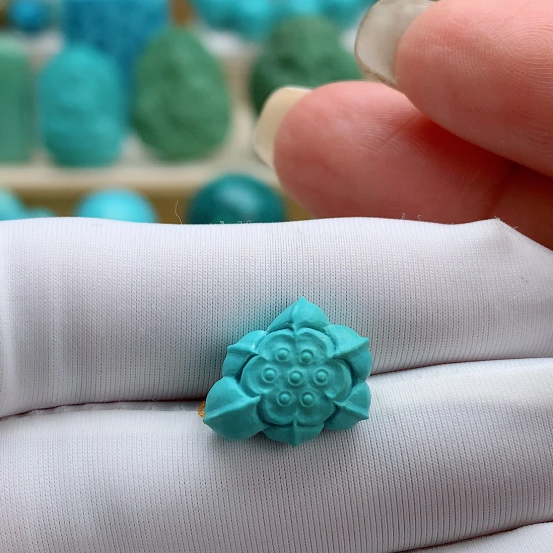 绿松石未镶嵌挂件