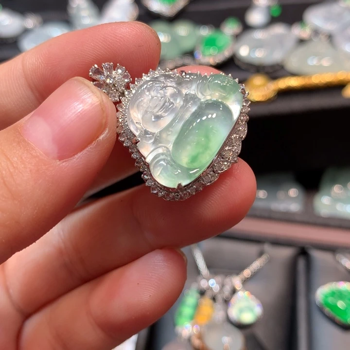 【闪购商品】颈饰18K金镶嵌翡翠翡翠