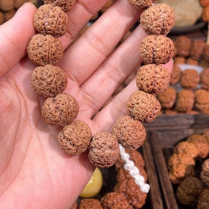 跳***.金刚菩提手串爆肉梅花