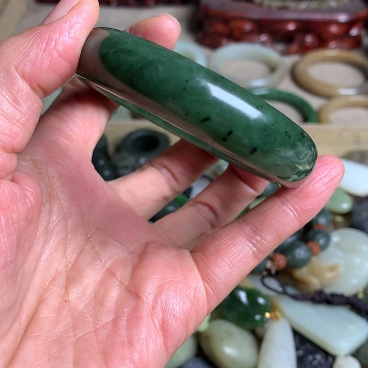 冰***人和田玉（糖玉）未镶嵌手镯