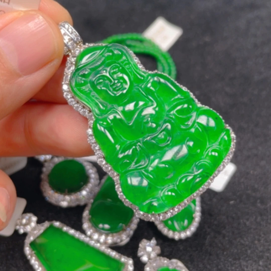 【闪购商品】颈饰银S925镶嵌翡翠吊坠