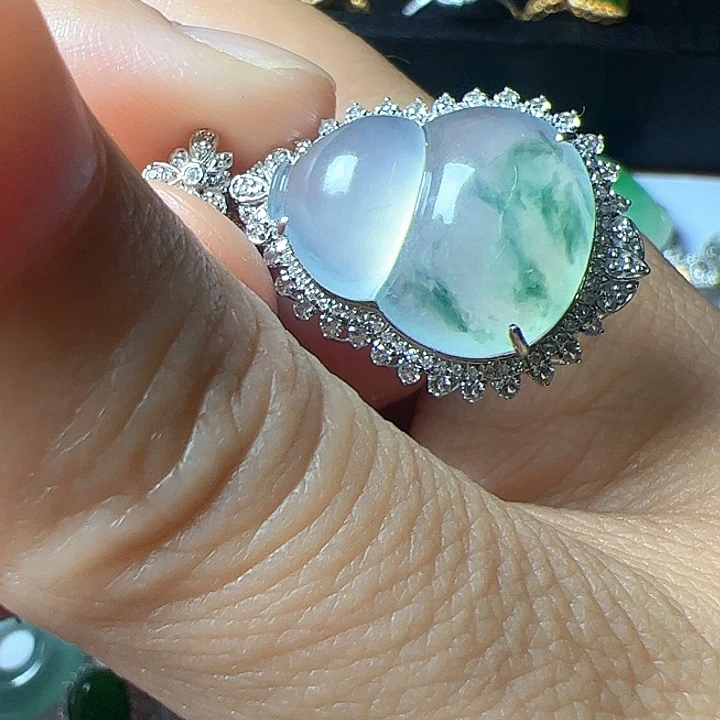 小***郑翡翠18K金镶嵌吊坠(不含链)