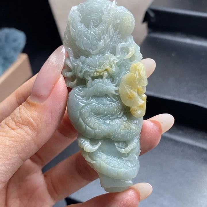 定制翡翠未镶嵌龙柱