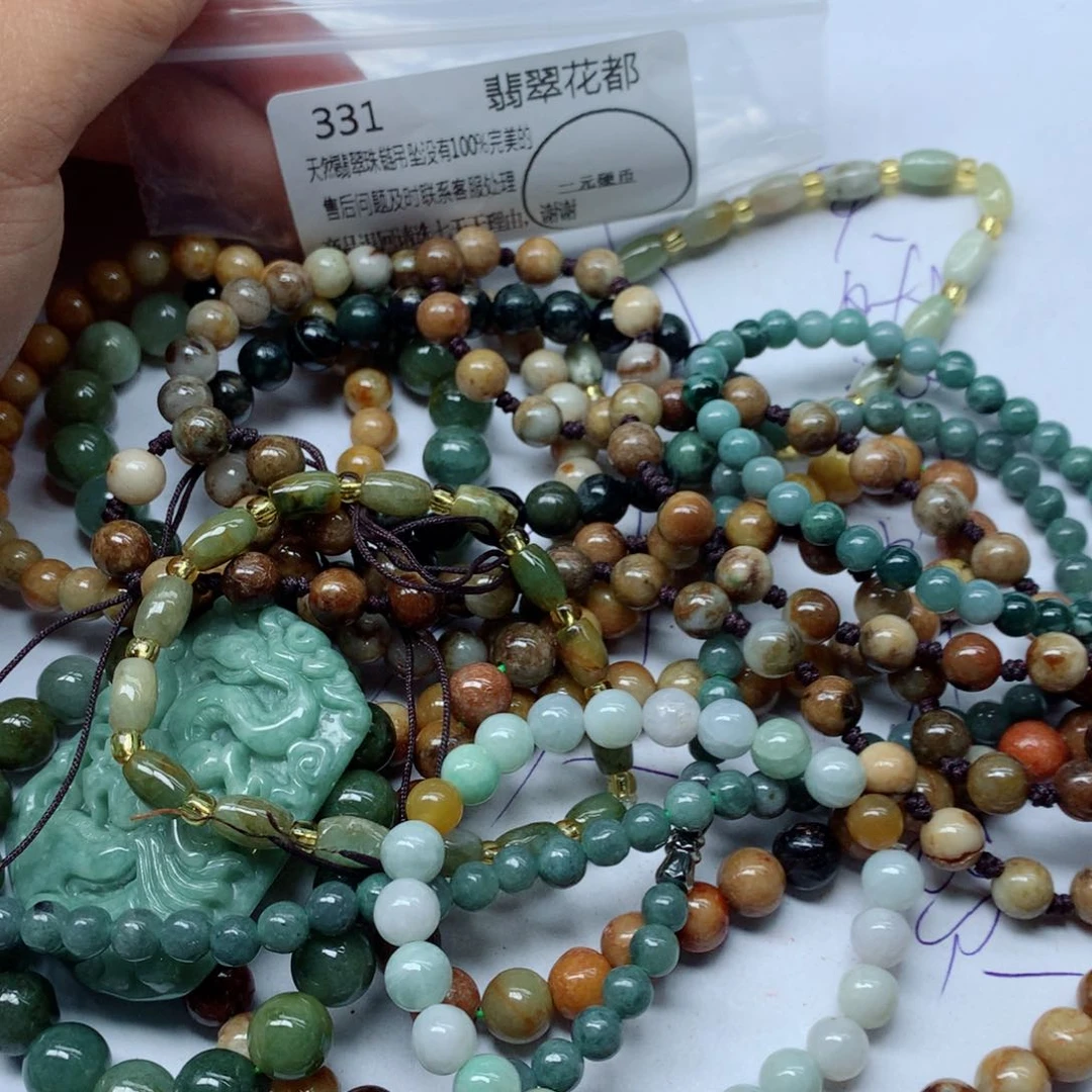 翡翠颈饰未镶嵌翡翠