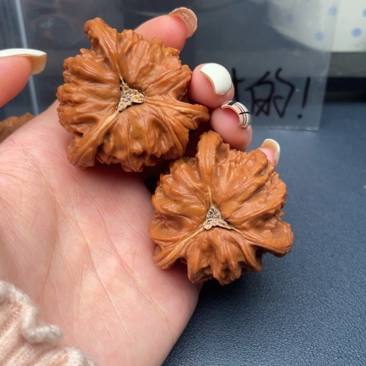 利***4吊坠文玩核桃白狮子