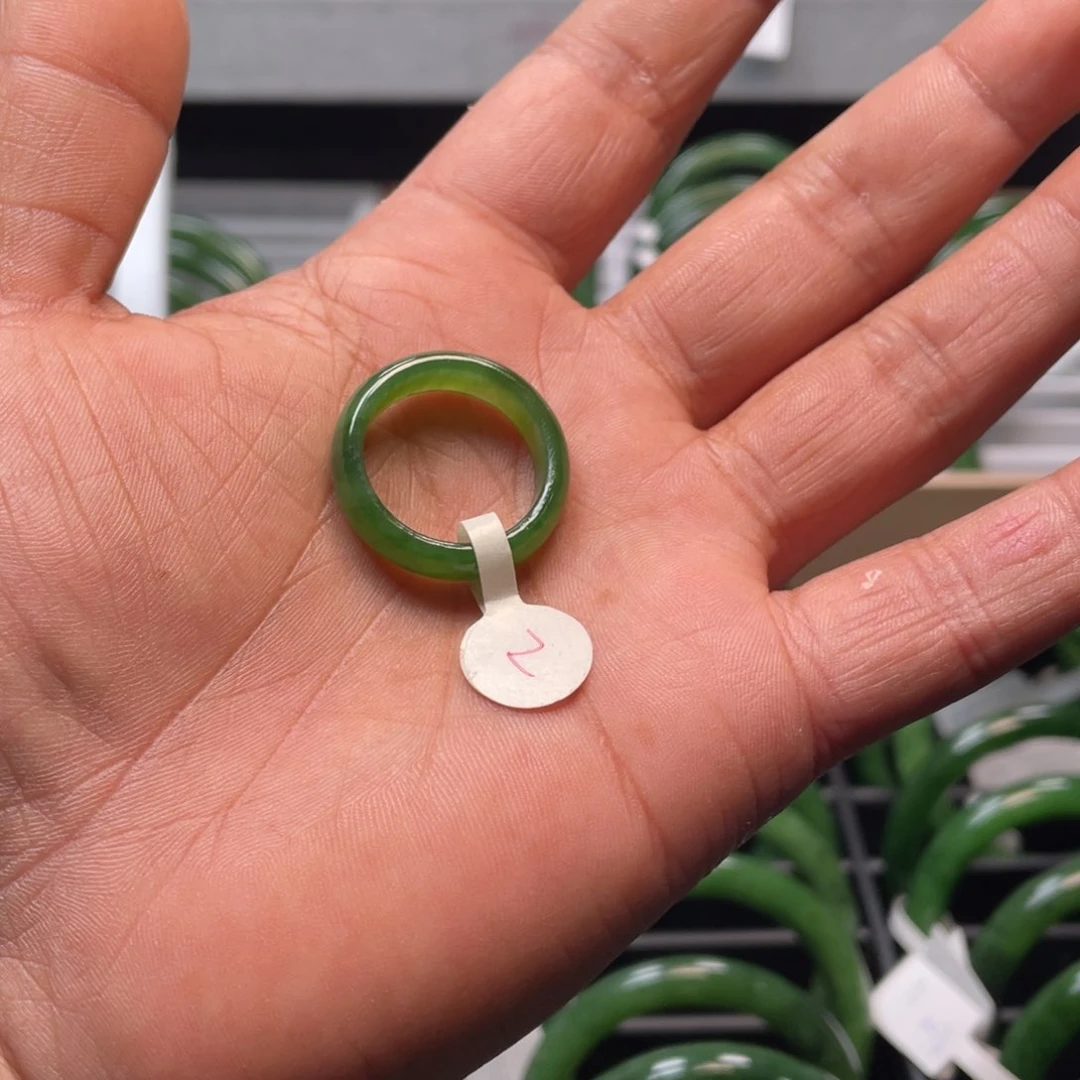 和田玉（糖玉）戒圈未镶嵌四****）