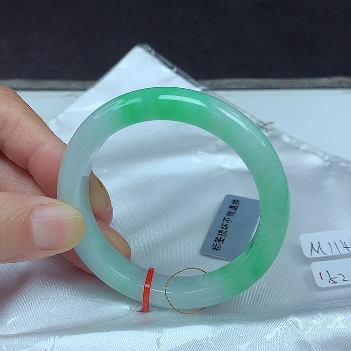 翡翠未镶嵌手镯52圈4812