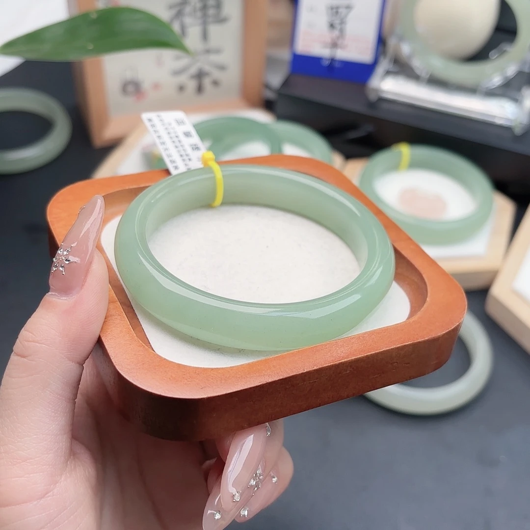 石英质玉未镶嵌手镯62