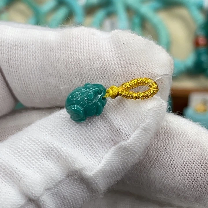 绿松石未镶嵌挂件