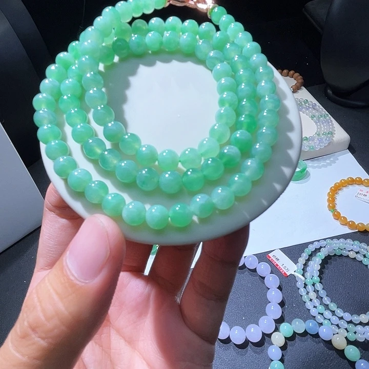 翡翠未镶嵌颈饰卡6.6