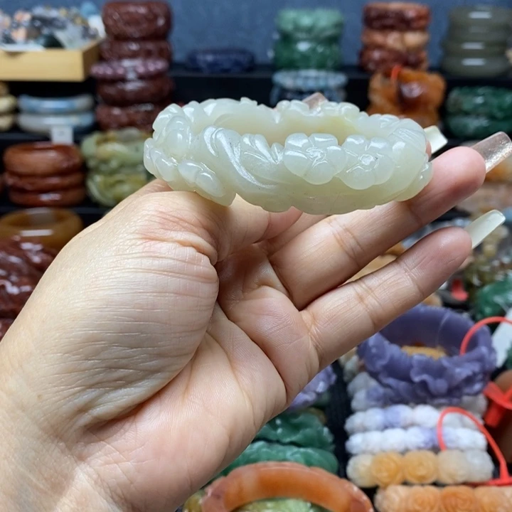 石英质玉手镯未镶嵌