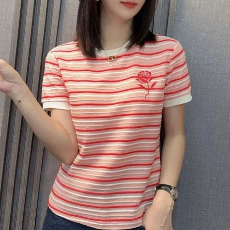 2025夏季新款撞色条纹刺绣玫瑰短袖T恤女时尚洋气减龄显瘦上衣潮