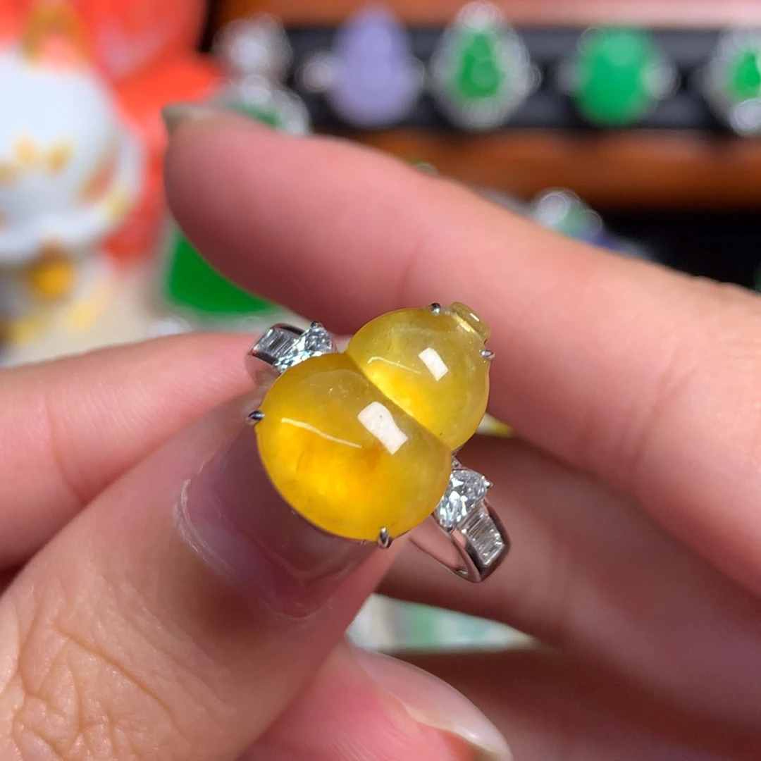 翡翠18K金镶嵌戒指葫芦