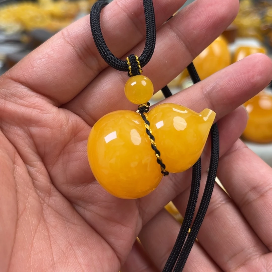 蜜蜡未镶嵌珠宝奇石