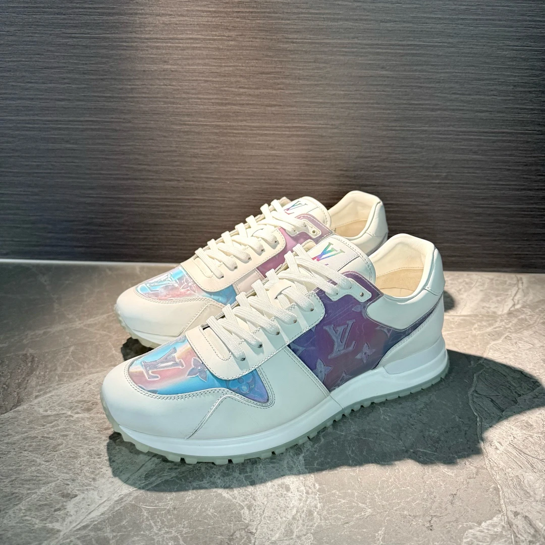 99新 LouisVuitton/路易威登 白色炫彩镭射老花满印运动鞋 41码