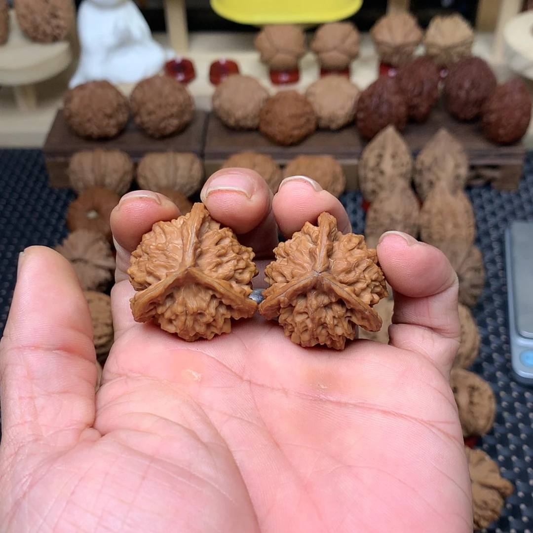 【闪购商品】文玩核桃把件哈**哟全品三棱正奔盘山35