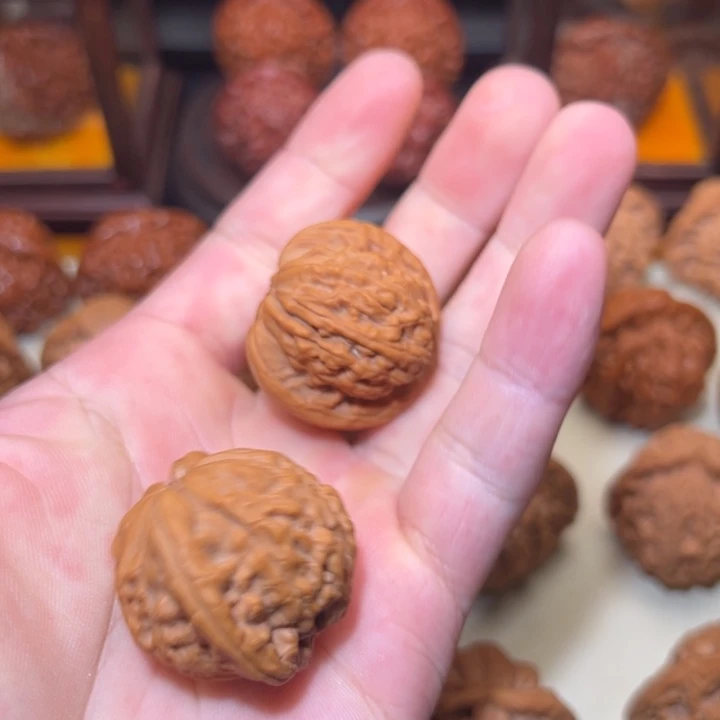 地***舞桃核吊坠哥哥哥哥哥哥