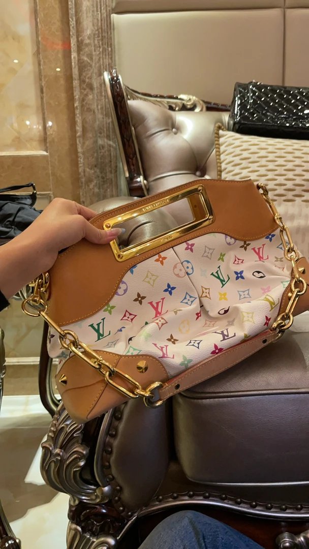 95新 LouisVuitton/路易威登 帝爵鹏哥直播专享/白三彩judy单肩包