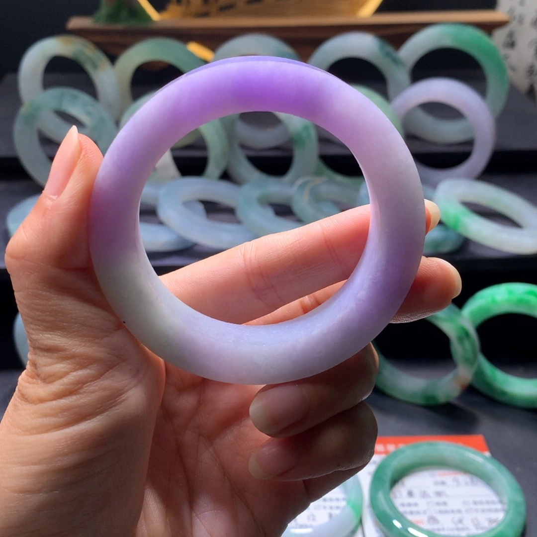 定制翡翠未镶嵌翡翠手镯