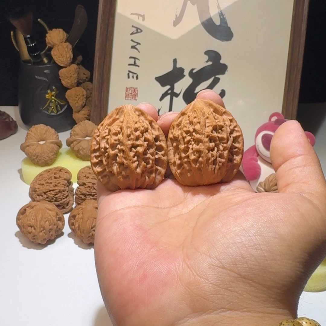 吊坠文玩核桃40尺寸野核九龙筋