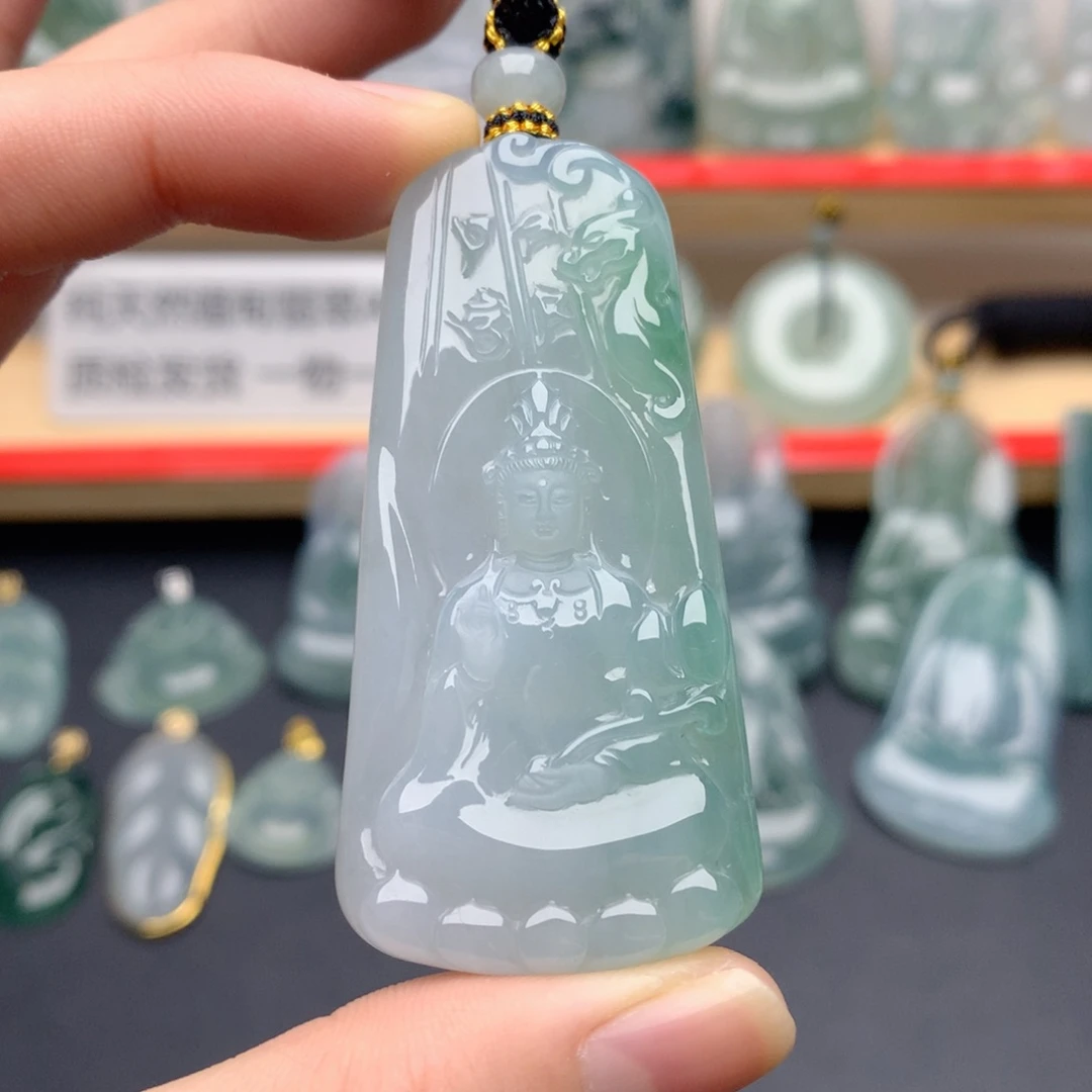 翡翠未镶嵌颈饰素衣