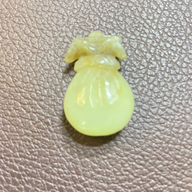 黄白老玉汤料钱袋包挂锁骨钥匙扣