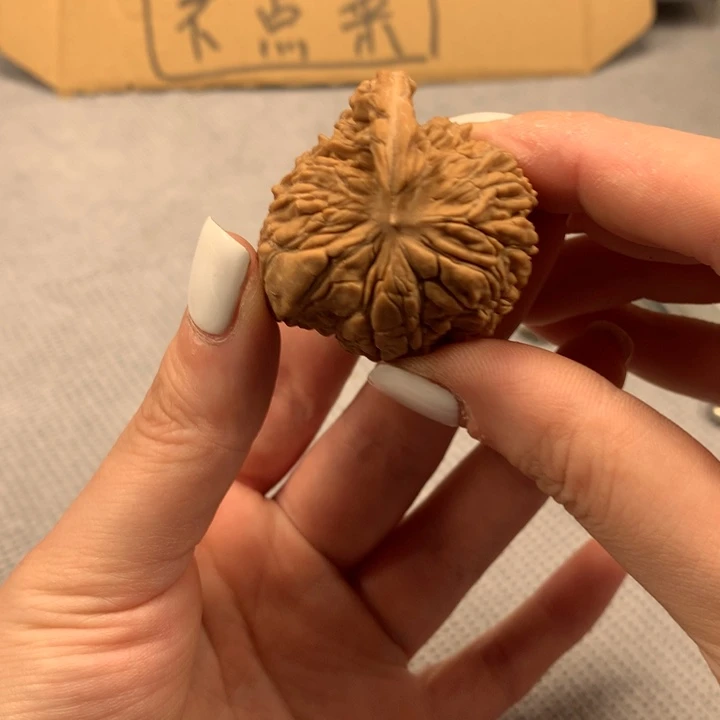 鸿***文玩核桃吊坠异形单只